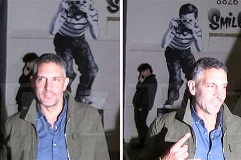 'RHOBH's Mauricio Umansky Denies New Relationship, Says He's Single & Happy