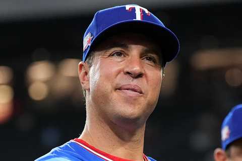 Ex-MLB Star Mark Teixeira Wins Texas Congressional Primary