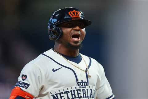 Ozzie Albies connects on first-ever walk-off homer in WBC history in wild scene