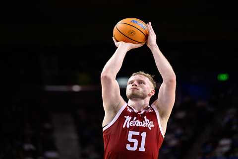 Iowa vs. Nebraska prediction: College hoops picks, odds, bets