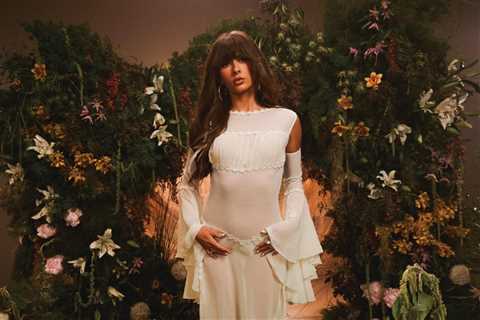 Ella Langley Joins Beyoncé & Taylor Swift to Become 3rd Woman to Hold Top 2 Spots on Hot..