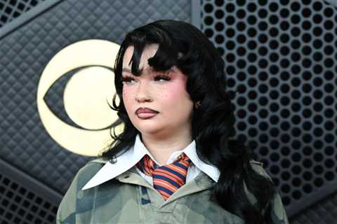 Lola Young Breaks Silence on Addiction Issues That Led to Onstage Collapse: ‘I Chose to Hurt Myself ..