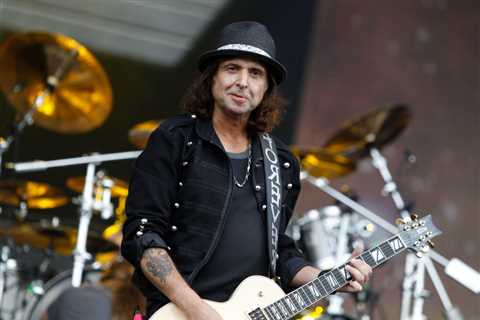 Phil Campbell, Longtime Motörhead Guitarist, Dies at 64