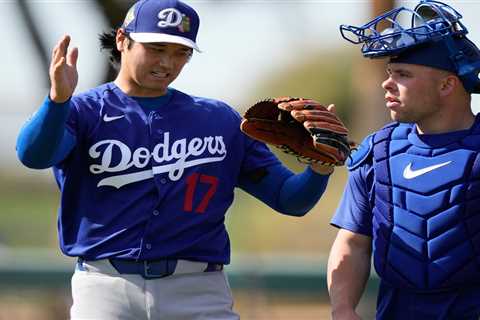 Dodgers struggling with new ABS challenge system during spring training