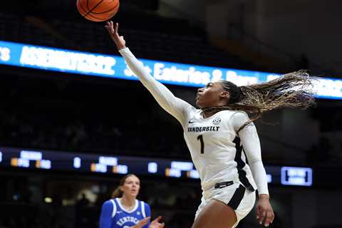 Inside New Jersey native Mikayla Blakes’ unlikely path from the dance studio to college hoops..