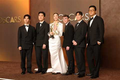 ‘KPop Demon Hunters’ Songwriters Finish Oscars Speeches Backstage After Being Played Off Stage