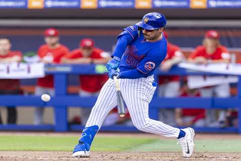 Mike Tauchman to undergo MRI for knee issue as Mets face key Opening Day roster decision