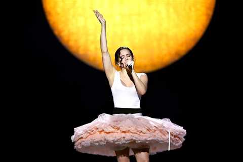 Rosalía Pulls Plug on Milan Concert Halfway Through Due to ‘Food Poisoning’: ‘I’m Feeling..