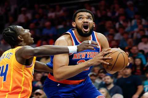 Knicks bench Karl-Anthony Towns  in favor of Mitchell Robinson down stretch of loss