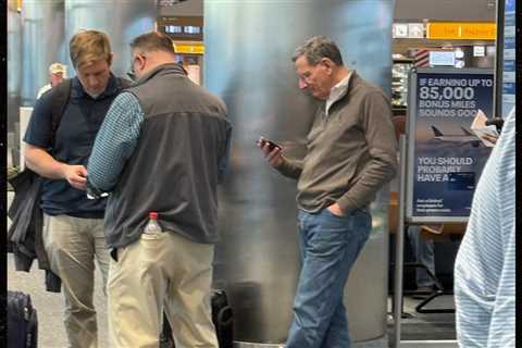 Senator John Barrasso Pictured in Airport Amid Shutdown After Leaving D.C.