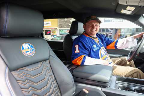 Islanders surprise active military FDNY Bravest with touching gift: ‘No one more deserving’