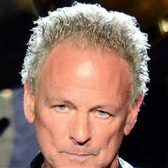 Ex-Fleetwood Mac Guitarist Lindsey Buckingham Allegedly Attacked By Woman