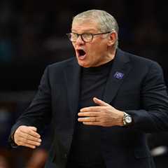 Geno Auriemma torches refs during intense in-game Final Four interview: ‘Been beating the s–t out..