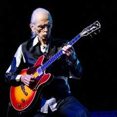 Yes Postpones European ‘Fragile’ Tour as Guitarist Steve Howe Prepares for ‘Essential Operation’