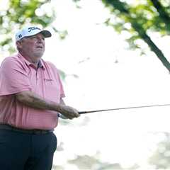 Mark Calcavecchia kicked out of Masters grounds — for using his phone