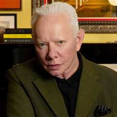 Joe Jackson Shares Songwriting Tips & Why It’s Beneficial to Make Songs With a ‘Demo Mindset’