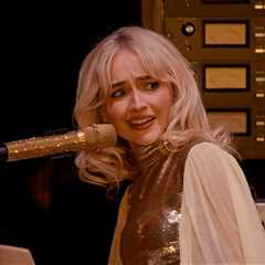 Sabrina Carpenter Confuses Cultural Cry For Yodeling During Coachella Set