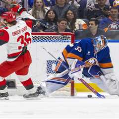 Islanders’ disappointing season ends with loss to Hurricanes