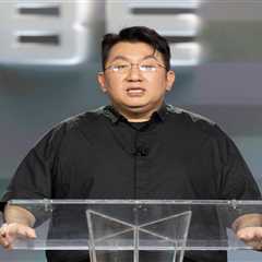 South Korean Police Weigh Re-Filing of Arrest Warrant for HYBE Chairman Bang Si-hyuk After..