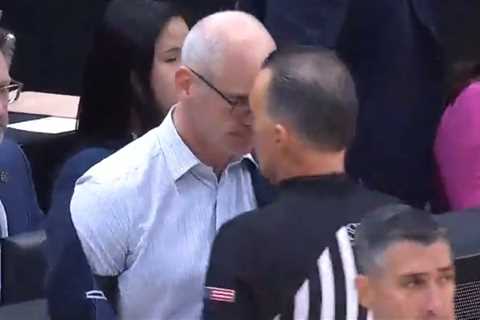 Dan Hurley reveals why he gave ref ‘head hug’ in controversial March Madness moment