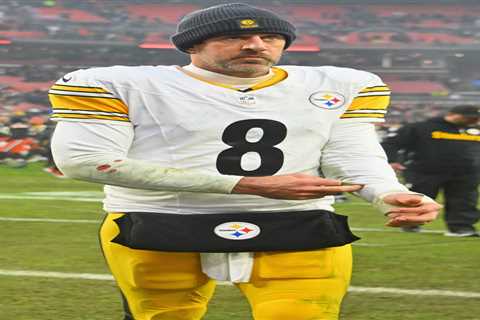 Broncos quickly respond to odd Aaron Rodgers report