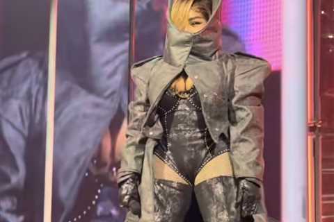 Lil’ Kim Performs Quiet Storm in a Black Sculptural Look at Cardi B’s Sold-Out Little Miss Drama..