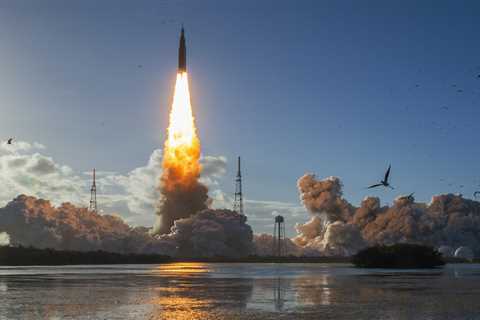 Artemis II launch distracts softball players during Florida-Stetson game