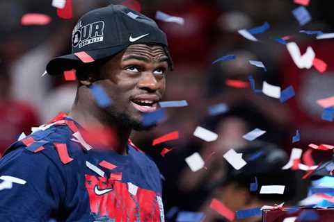 Tobe Awaka, once overlooked NYC prep star, shining for Arizona ahead of Final Four