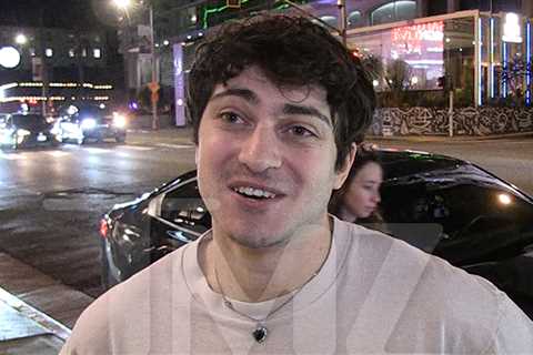 Harry Daniels Reacts to Clavicular and Woah Vicky Romance Potential