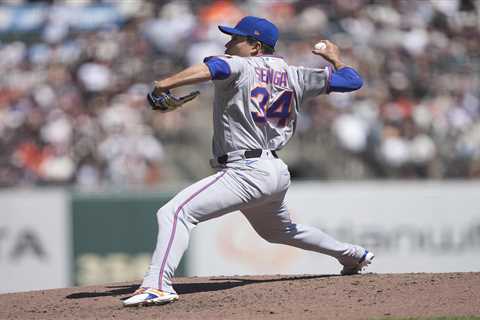 Mets offense wakes up late to rally by Giants for third straight win