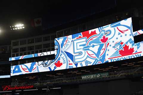 Blue Jays sell over 100,000 hot dogs during 77-cent promotion night