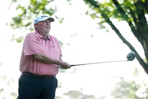Mark Calcavecchia kicked out of Masters grounds — for using his phone