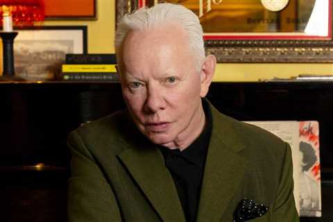 Joe Jackson Shares Songwriting Tips & Why It’s Beneficial to Make Songs With a ‘Demo Mindset’