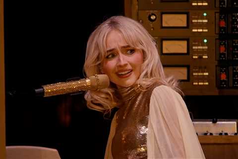 Sabrina Carpenter Confuses Cultural Cry For Yodeling During Coachella Set