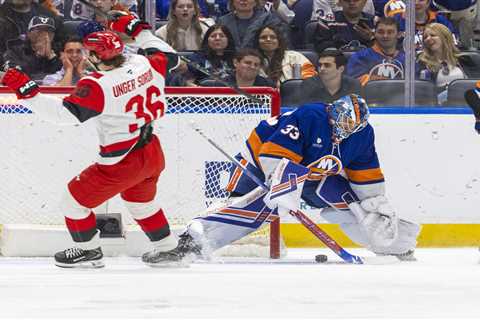Islanders’ disappointing season ends with loss to Hurricanes