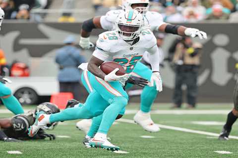 Dolphins front office takes definitive stance on De’Von Achane amid trade rumors