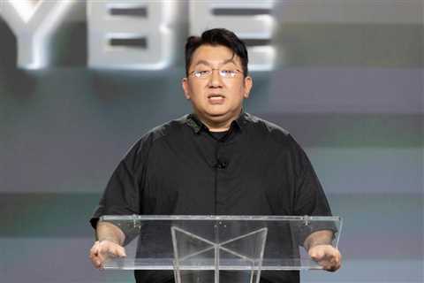 South Korean Police Seek Arrest Warrant for HYBE Chairman Bang Si-hyuk Over IPO Allegations