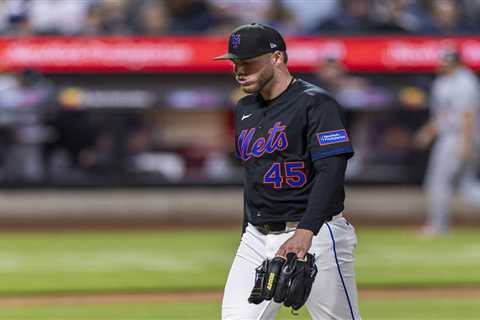 Mets demote Christian Scott after rough season debut to add veteran reliever