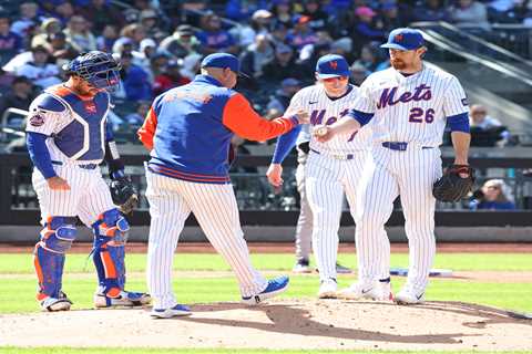 Carlos Mendoza’s seat couldn’t be hotter as Mets season spirals into sad mess