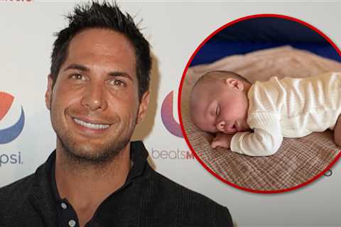 'Girls Gone Wild' Founder Joe Francis Welcomes Baby Via Surrogate