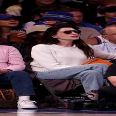 Anne Hathaway tells Jimmy Fallon on ‘Tonight Show’ why she’s a ‘motherly’ Knicks fan