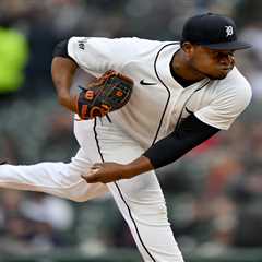 Framber Valdez ejected for plunking Trevor Story as Tigers, Red Sox clear benches