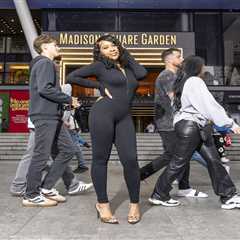 Woman who went viral for getting stood up by Knicks fan with playoff tickets reveals what happened..
