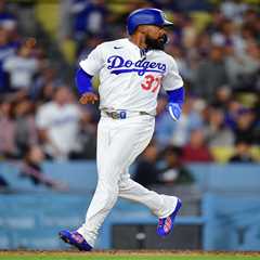 Dodgers’ Teoscar Hernández suffers hamstring strain