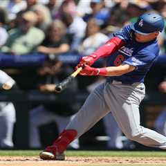 Dodgers to recall Ryan Ward to majors after Teoscar Hernández injury
