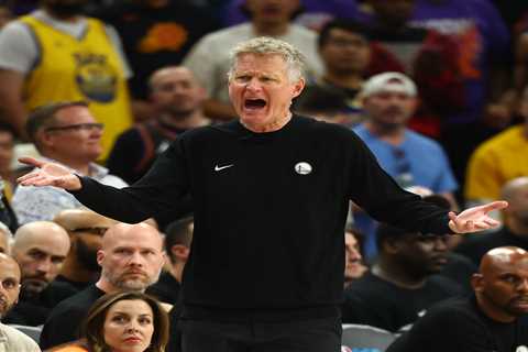 Steve Kerr, Warriors reportedly hold meeting, still mulling future