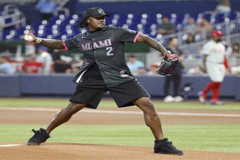 Dolphins QB Malik Willis throws horrendous first pitch at Marlins game —and gets trolled by MLB