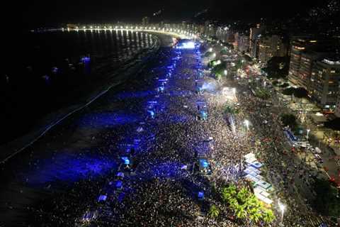 Shakira’s ‘Wolfpack’ Takes Over Copacabana Ahead of Free Rio Concert