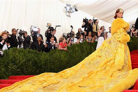 Met Gala Fashion Trains ... The Growing Trainsetters?!