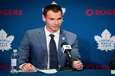 Reporter tears into Maple Leafs’ new ‘con artist’ GM John Chayka in stunning press conference scene